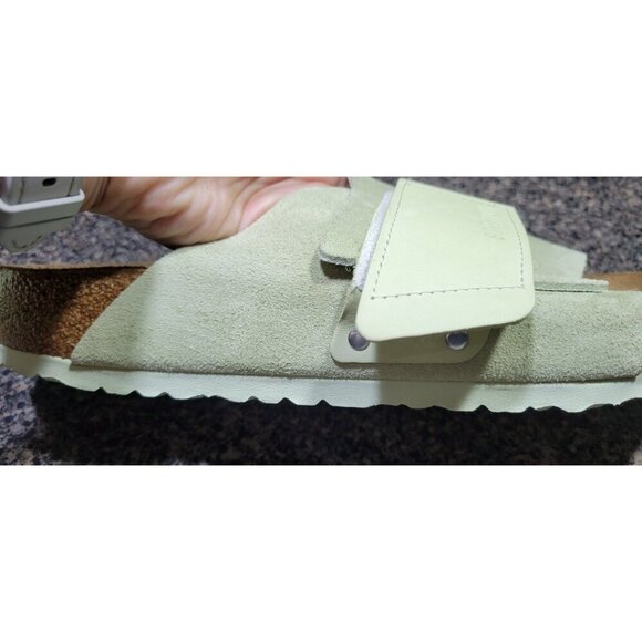 Sandals_&_Flip_Flops
